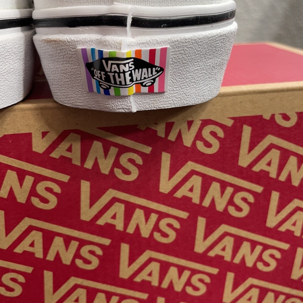 Vans classic slip On Flour shop by Amirah Kassem collection - Picture 5 of 8